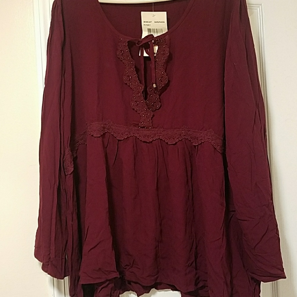 Plus size Eyeshadow Blouse Maroon